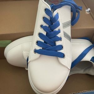 Jellypop NWT size 8 victory sneakers